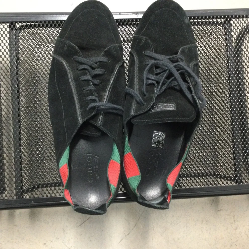 Gucci Black Suede Slip-On Loafers with Green and Red Heel Stripe